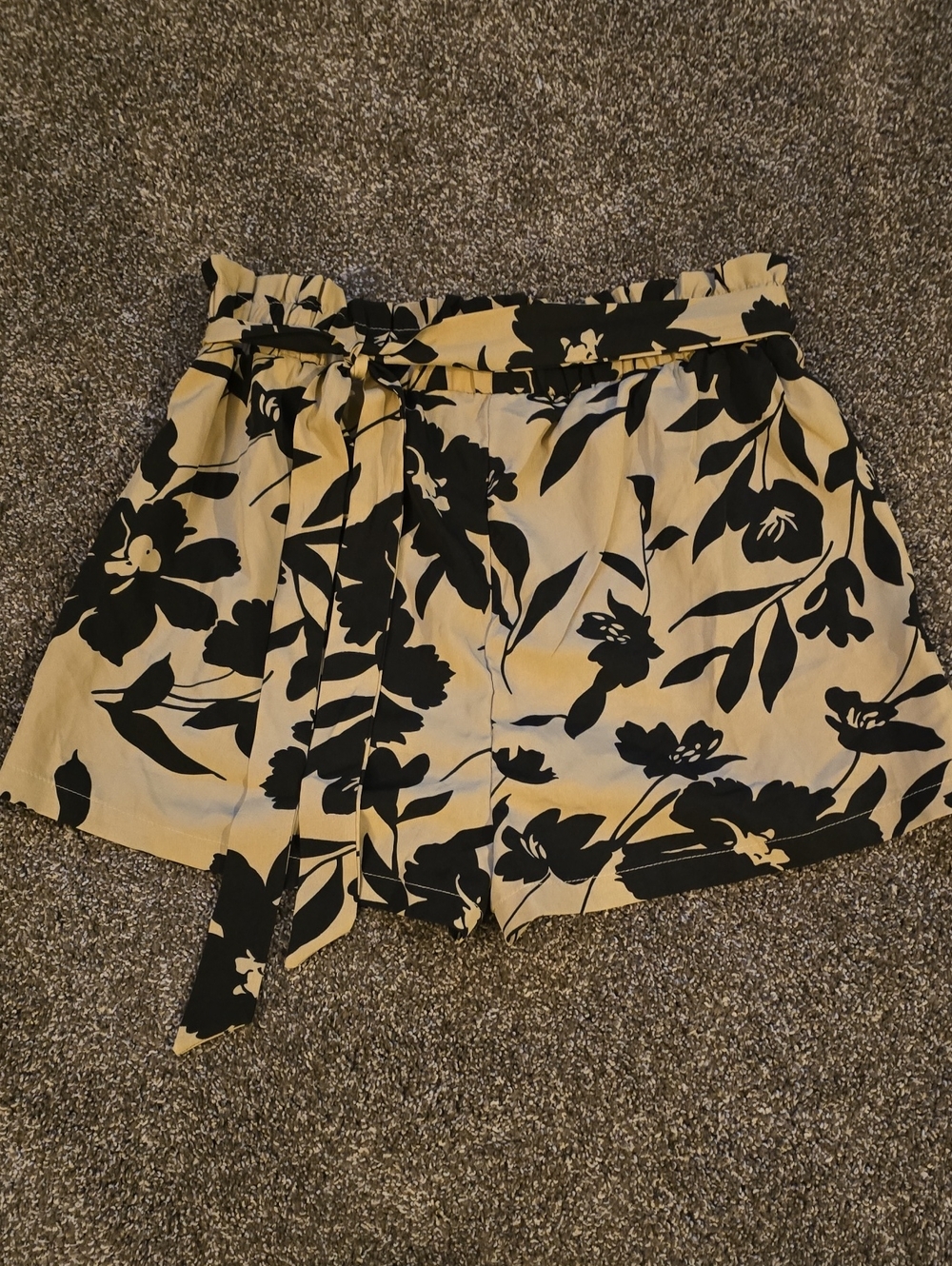 High-Waist Paperbag Floral Shorts in Tan and Black